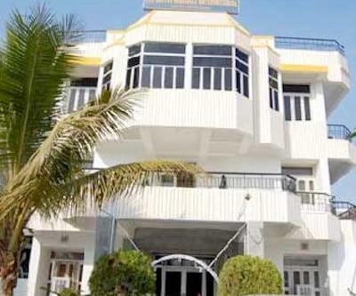 Hotel Uruvela International